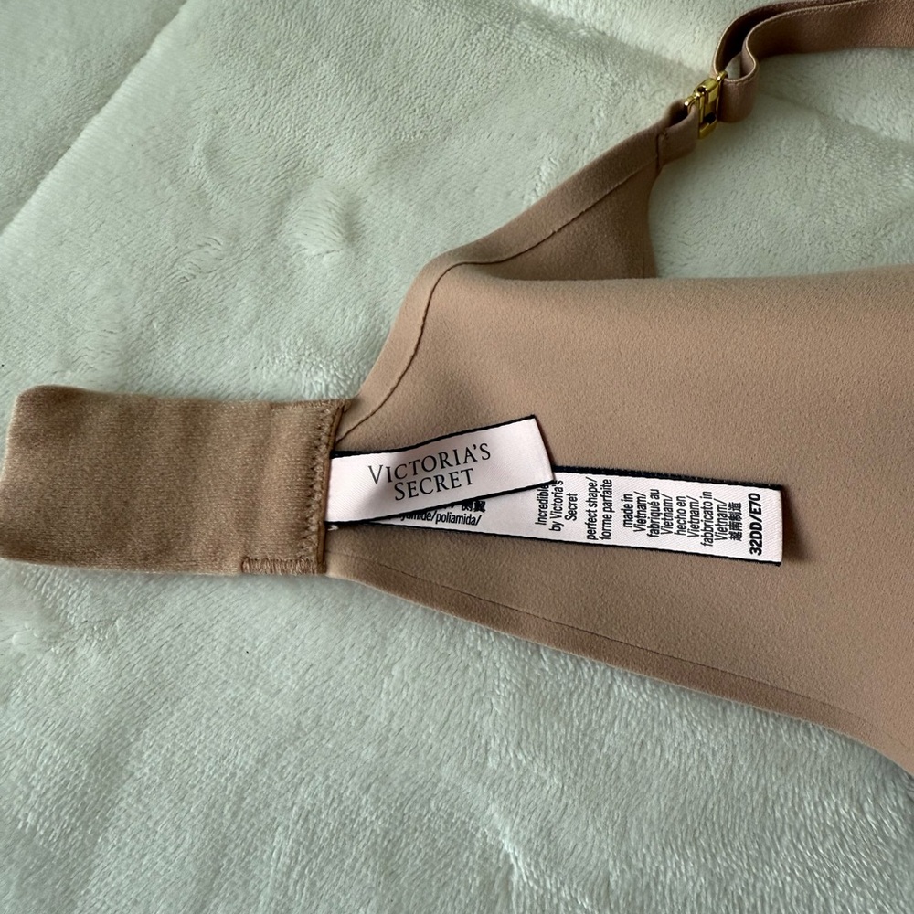 Victoria's Secret Push Up Bra 32DD - Picture 3 of 7